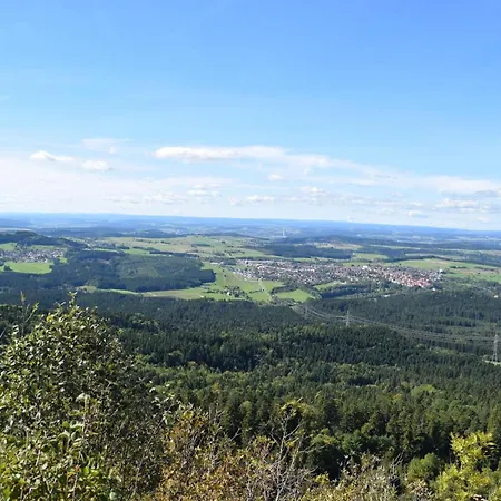 Daire Mit Tollem Ausblick Auf Der Schwaebischen Alb.