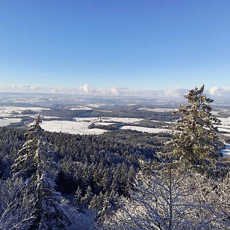 Mit Tollem Ausblick Auf Der Schwaebischen Alb.