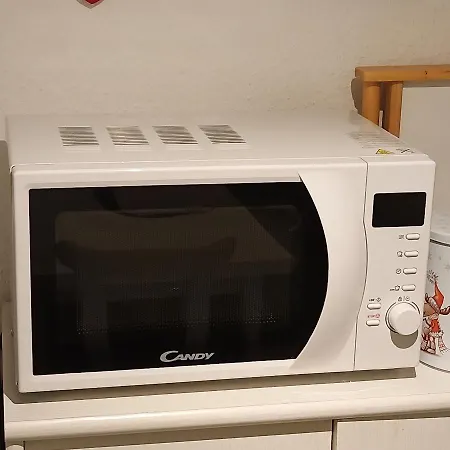 Mit Tollem Ausblick Auf Der Schwaebischen Alb. Daire *