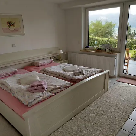 Mit Tollem Ausblick Auf Der Schwaebischen Alb. Daire *